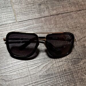 DITA MATCH ONE DRX -2030Black and Gold Gradient Unisex Sunglasses